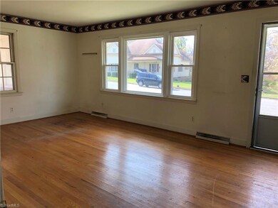 512 Sands Cir, Reidsville, NC 27320 - photo 2