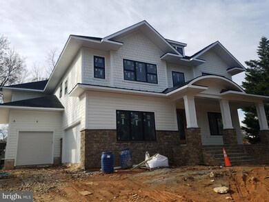 2462 Flint Hill Rd, Vienna, VA 22181 - photo 2