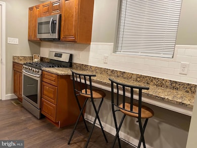 915 Martin Rd, Essex, MD 21221 - photo 6