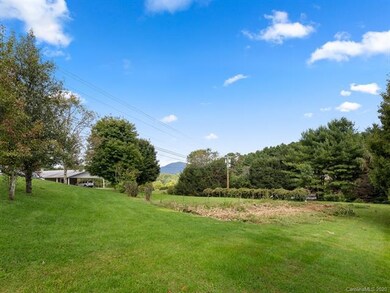 101 Sams Cir unit 35,36, Burnsville, NC 28714 - photo 3