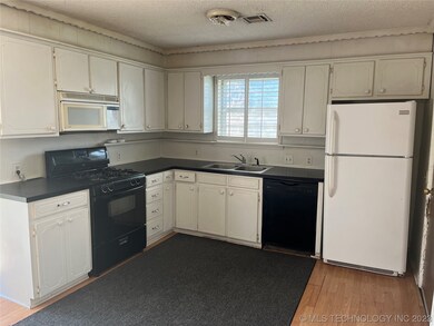 1013 W Memphis St, Broken Arrow, OK 74012 - photo 7