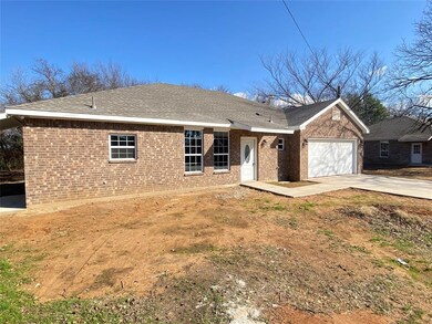 653 Dewey St, Cleburne, TX 76031 - photo 3