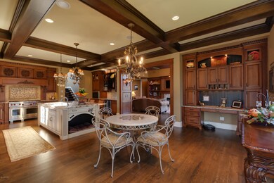 12 Dining Area