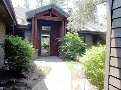 19341 Soda Springs Dr, Bend, OR 97702 - photo 3