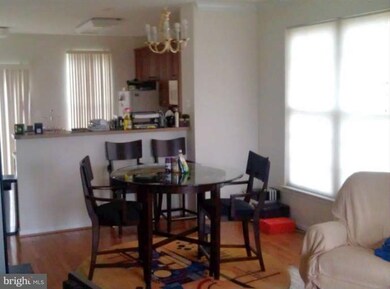 25325 Crossfield Dr, Chantilly, VA 20152 - photo 4