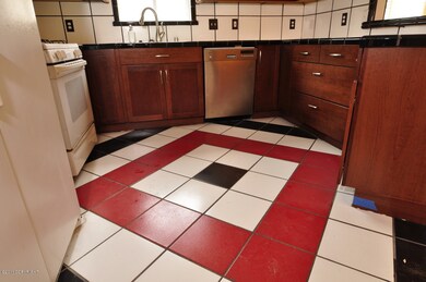 Pattern on tiles floors