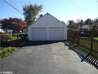 Parking Lot/Garage