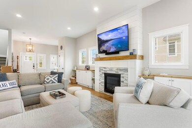 7229 living room front entry