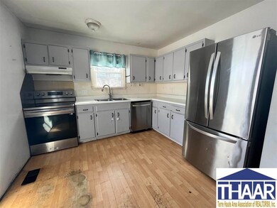 1470 S 11th St, Terre Haute, IN 47802 - photo 4