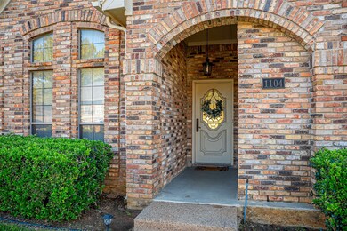 1104 Hidden Oaks Dr, Bedford, TX 76022 - photo 3