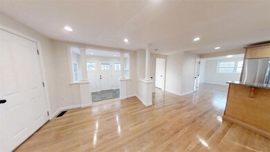 26 Stoneham Dr, Riverside, RI 02915 - photo 2