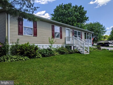 326 Landola Ave, Mount Wolf, PA 17347 - photo 3