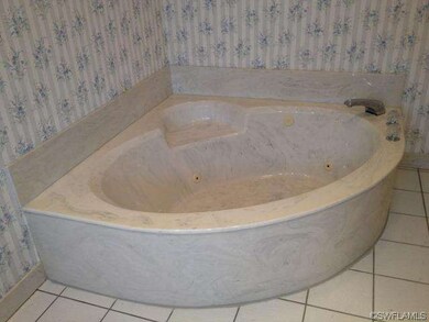 Jaccuzzi Tub in Master bath