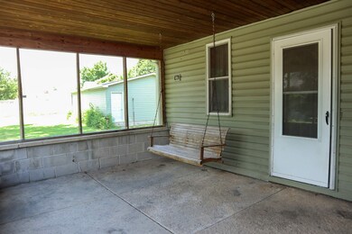 223 E 1st St, Warren, IN 46792 - photo 5