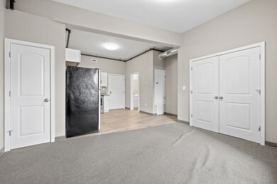 5 Pleasant St unit 404, Worcester, MA 01609 - photo 4