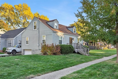 1347 44th St, Des Moines, IA 50311 - photo 2