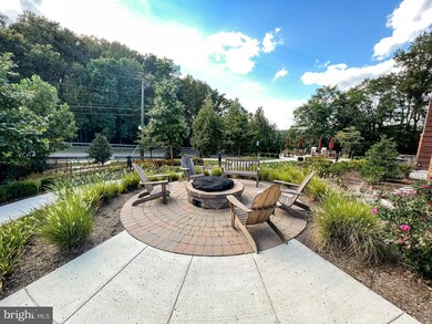 9430 Silver King Ct unit 402, Fairfax, VA 22031 - photo 2