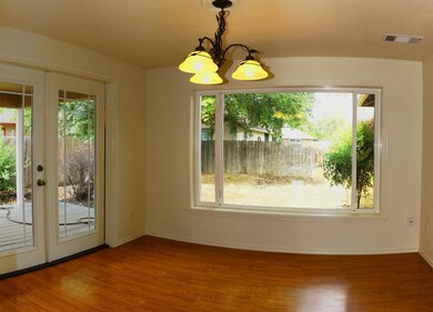 1131 Lathrop Dr, Central Point, OR 97502 - photo 3