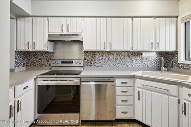 16-2170-Regency-Dr-East-Lansing-MI-48823