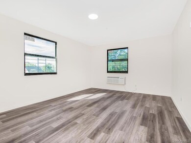 409 Warburton Ave unit 5A, Yonkers, NY 10701 - photo 5