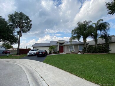 12625 SW 7th Place, Davie, FL 33325 - photo 2