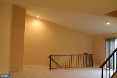 11300 Corinthian Ct, Germantown, MD 20876 - photo 5