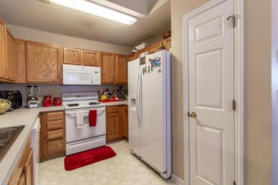 160 Two Pond Loop Kitchen