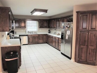 411 Meadowlark Dr, Shelbyville, TN 37160 - photo 7