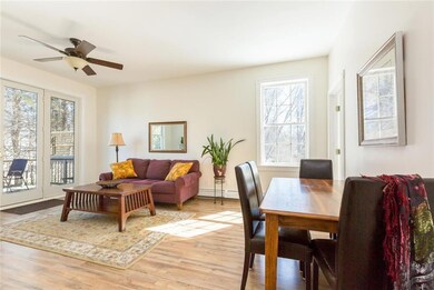 27 School St unit 4, Freeport, ME 04032 - photo 5