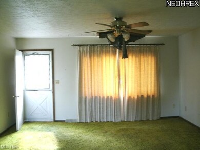 LIVING ROOM FRONT