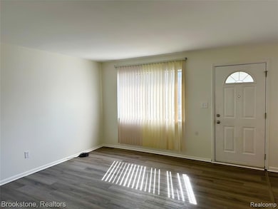 17459 Roseville Blvd, Roseville, MI 48066 - photo 5