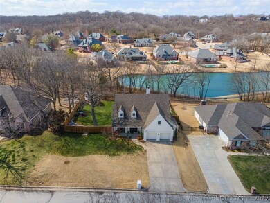 Fantastic pond/greenbelt lot with mature shade tre