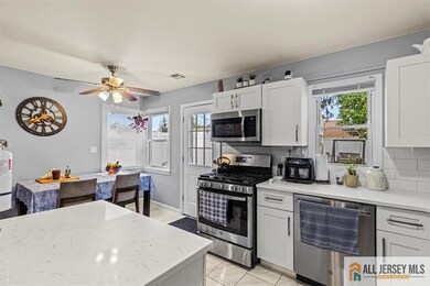 60 Sycamore St, Carteret, NJ 07008 - photo 7