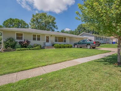 2422 Haven Ct SW, Cedar Rapids, IA 52404 - photo 2