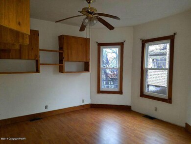 304 N 5th St, Stroudsburg, PA 18360 - photo 7