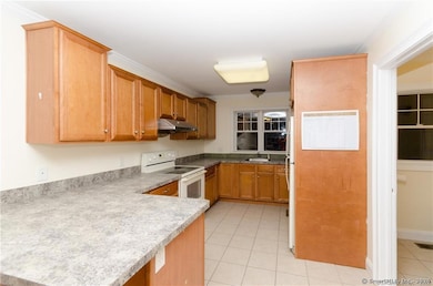 Uncas Condominiums unit 27, Norwich, CT 06360 - photo 4