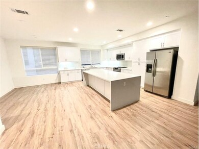 13143 W Lumina Way, Los Angeles, CA 91401 - photo 2