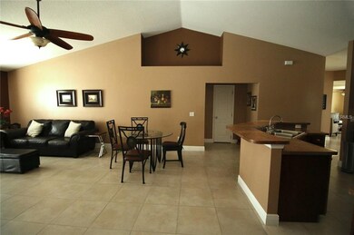 Kitchen & Family Room Combo
