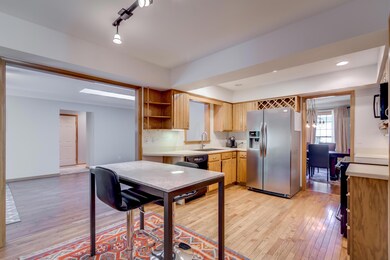 13 - 2784 Lakinhurst Drive-12.jpg