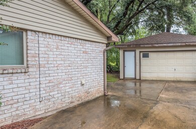 6007 Darkwood Dr, Houston, TX 77088 - photo 4