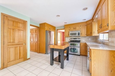 2 Kayla Dr, Franklin, MA 02038 - photo 5