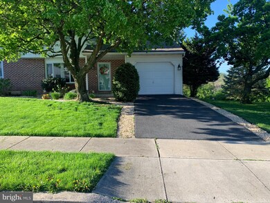 1720 Acorn Dr, Reading, PA 19608 - photo 3