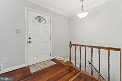 16208 Crest Ct, Woodbridge, VA 22191 - photo 3