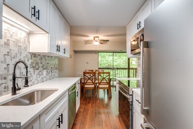 2210 Castle Rock Square unit 12C, Reston, VA 20191 - photo 6