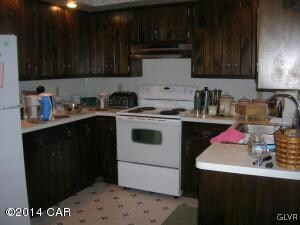 326 Arlington St, Tamaqua, PA 18252 - photo 3