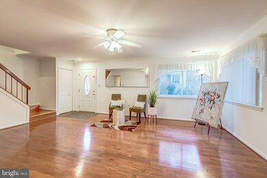 5670 Oak Tanager Ct, Burke, VA 22015 - photo 5