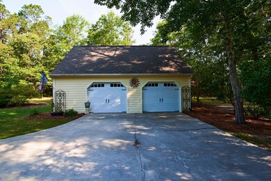 Exterior Garage Zoomed 1