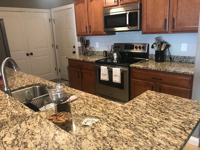 4536 N Thornhill Dr unit 204D, Peoria, IL 61615 - photo 4