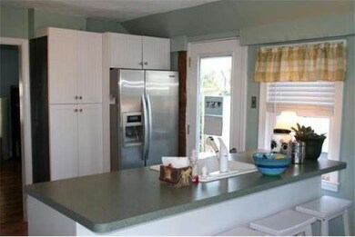 56 Chickatawbut Ave, Marshfield, MA 02050 - photo 2