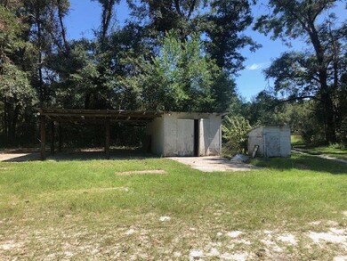 16 Glover Ln, Crawfordville, FL 32327 - photo 2